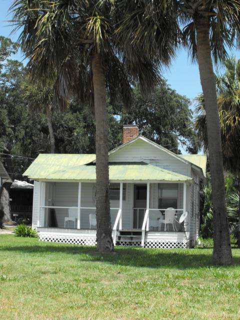 Aunt May's Cottage